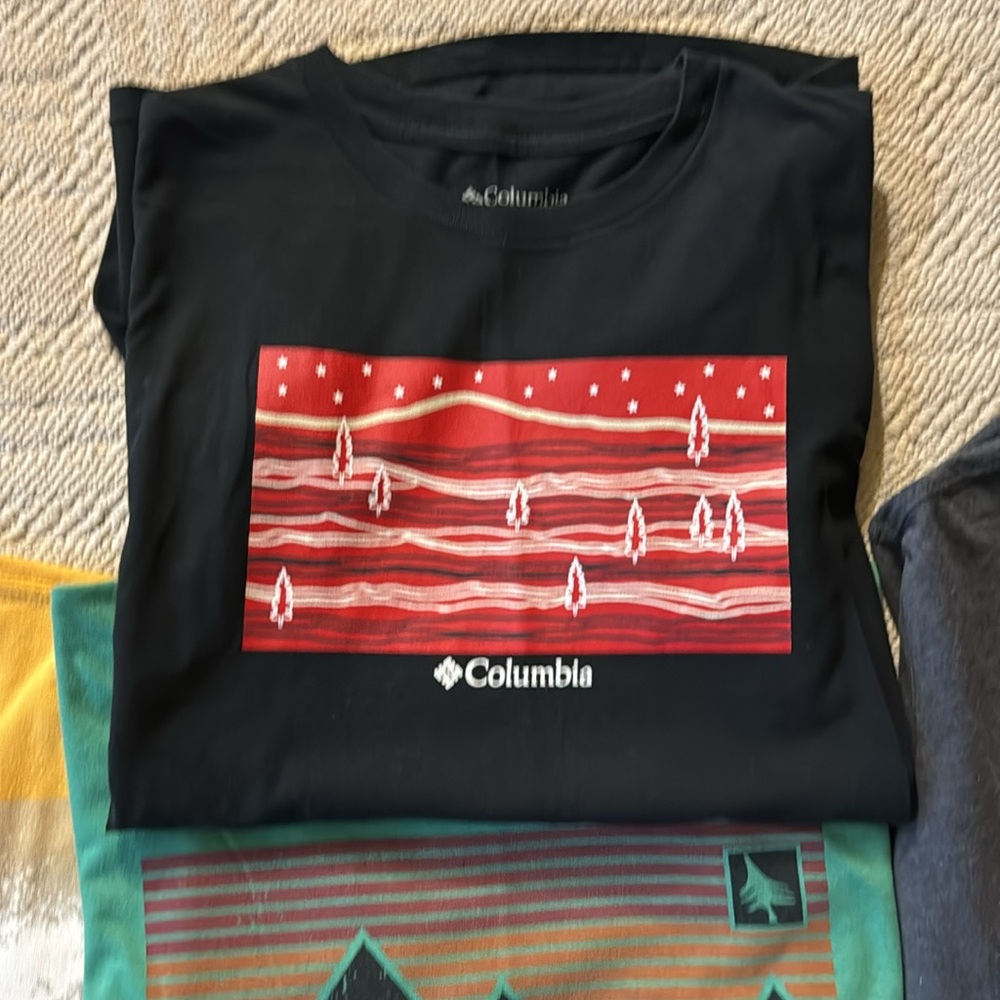 Lot of 5 graphic tees - Picture 3 of 6